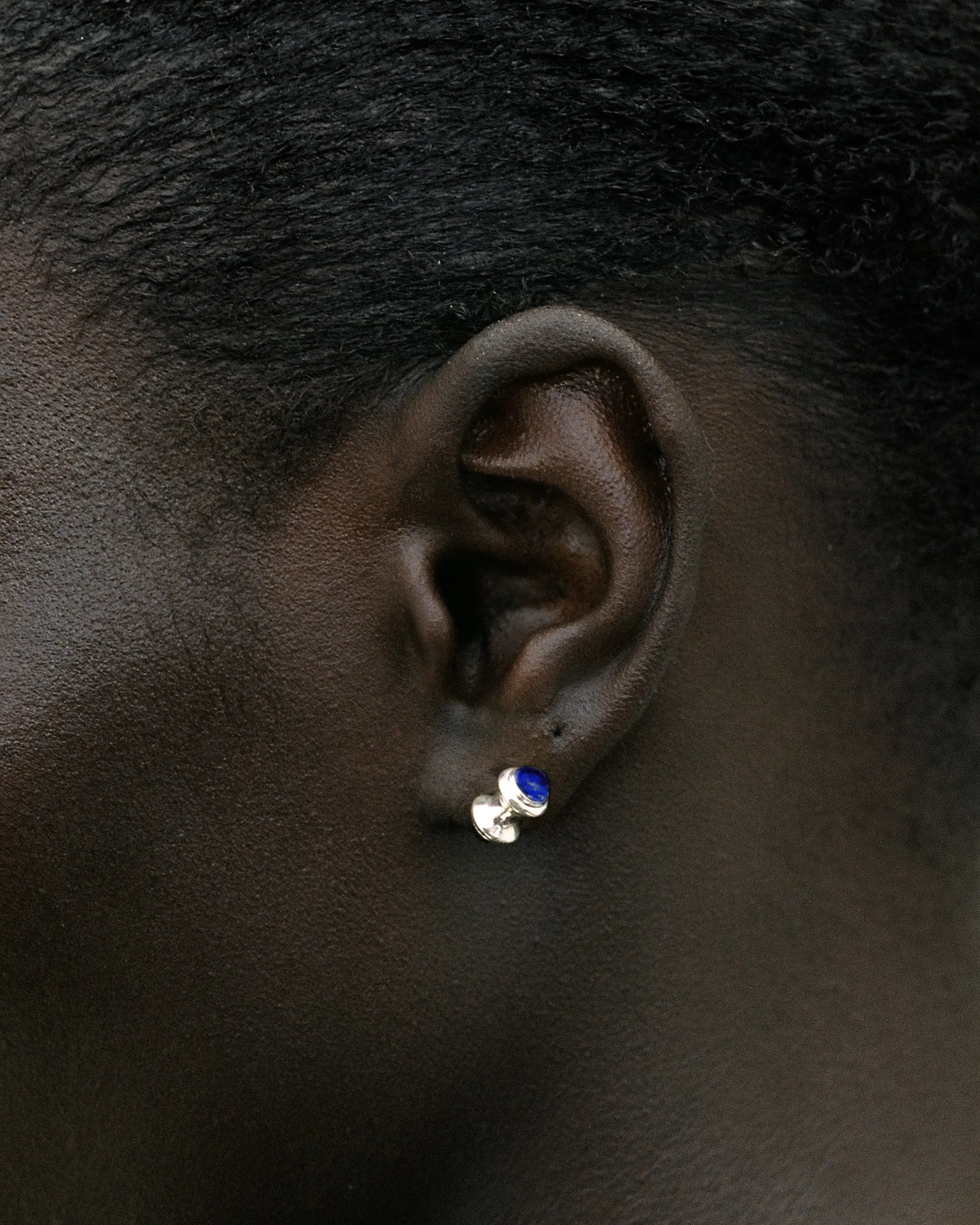 Lapis pillar studs